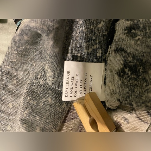 UbU full zip jacket-large like new - Picture 7 of 7